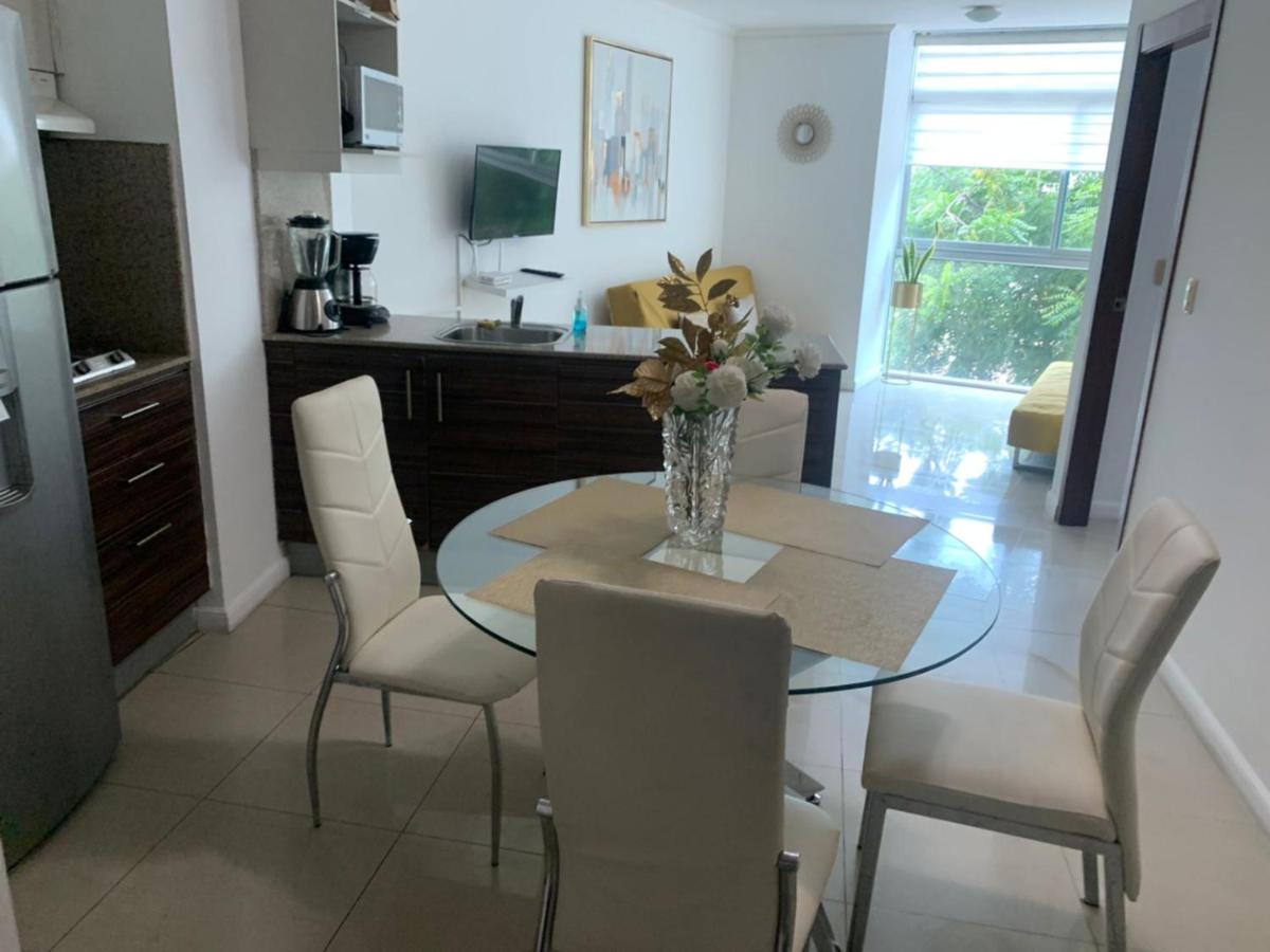 Ecusuites Family Depto Resort Riverfront Gye - Housity