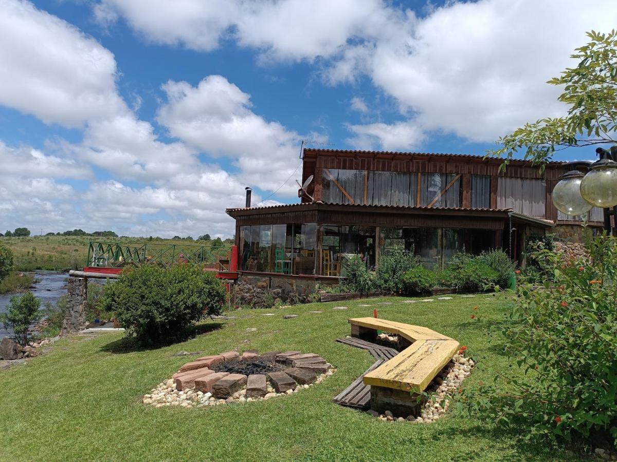 Suitetrails - Casa no Campo, aconchego com lareira e banheira em quase todas Cabanas!