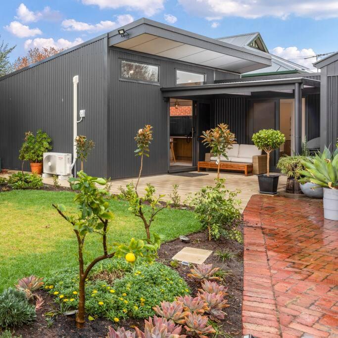 Suitetrails - EcoBee Studio in Garden Serenity