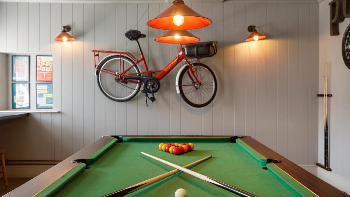 Ffolkes Arms Hotel - Housity
