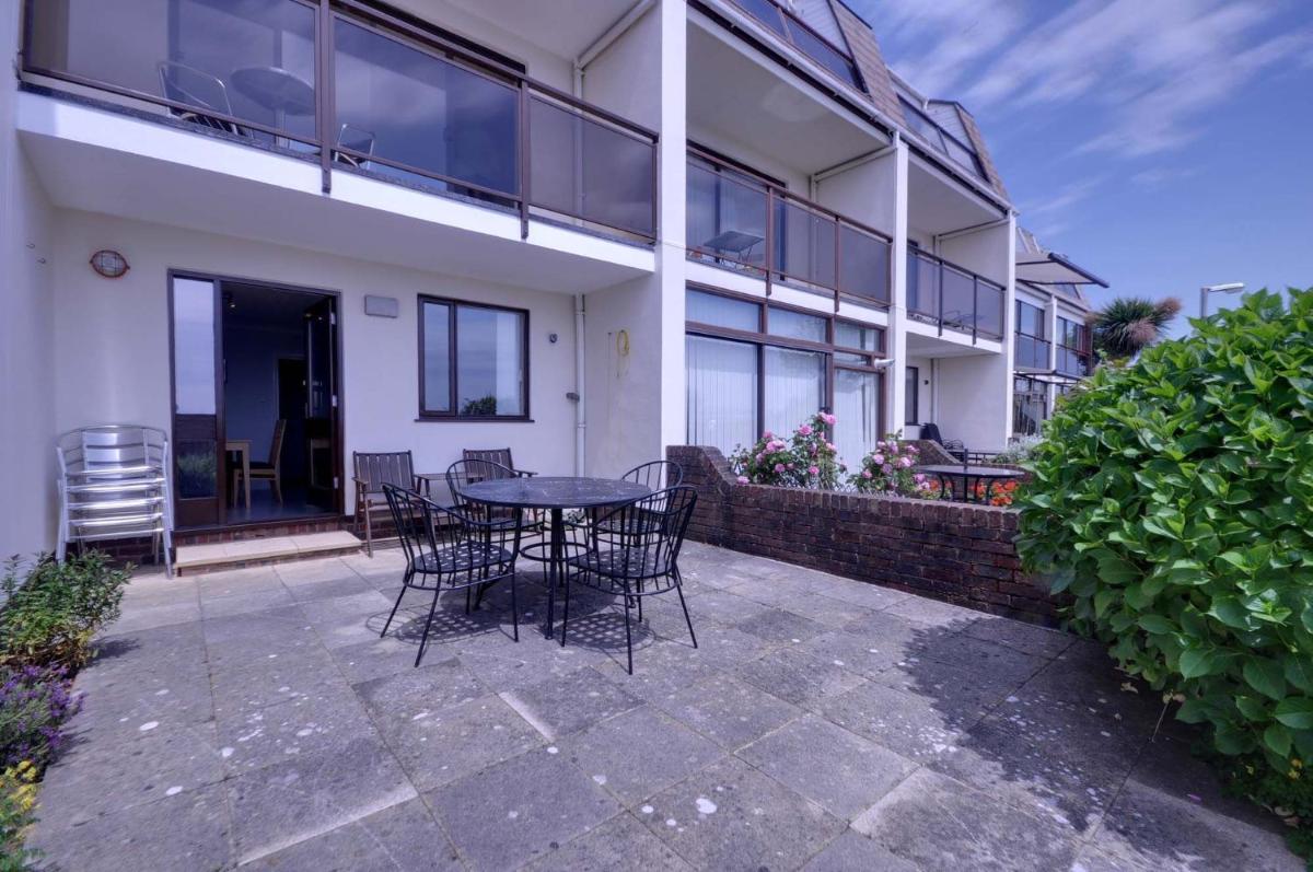 Blue Swell - Housity