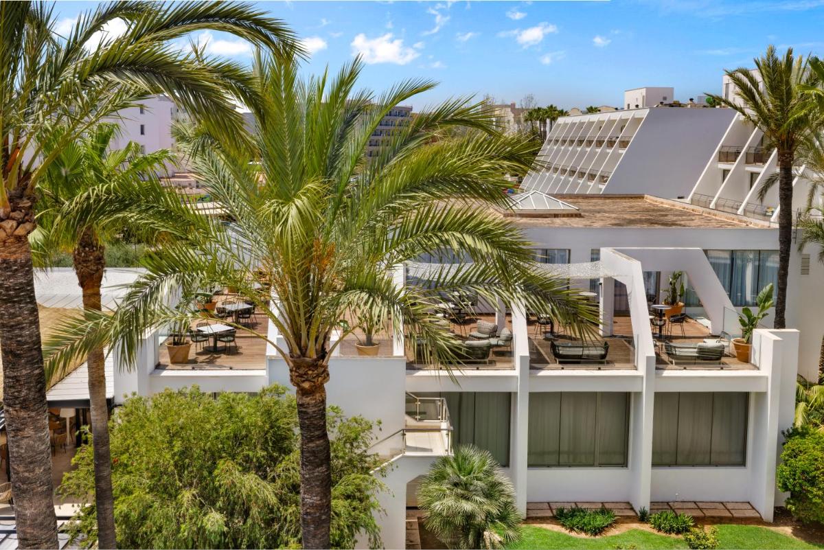 Jardín al aire libre en Protur Sa Coma Playa Hotel & Spa