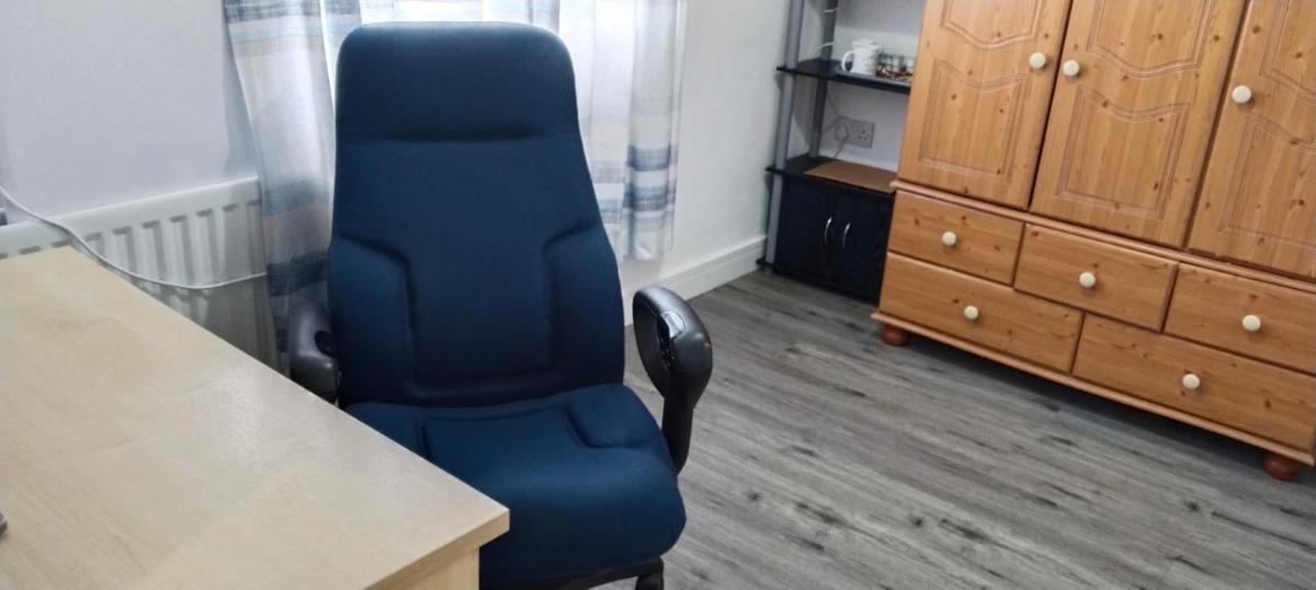 White House Ensuite double bedroom - Housity