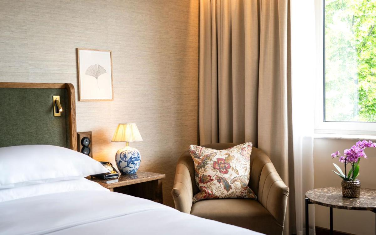 Ein Bett oder Betten in einem Zimmer der Unterkunft Brunfels Hotel, in the Unbound Collection by Hyatt