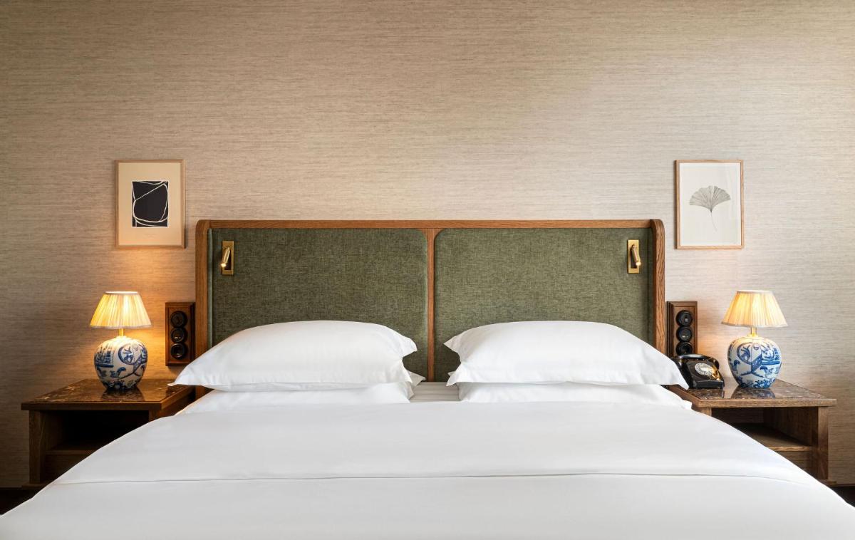 Ein Bett oder Betten in einem Zimmer der Unterkunft Brunfels Hotel, in the Unbound Collection by Hyatt