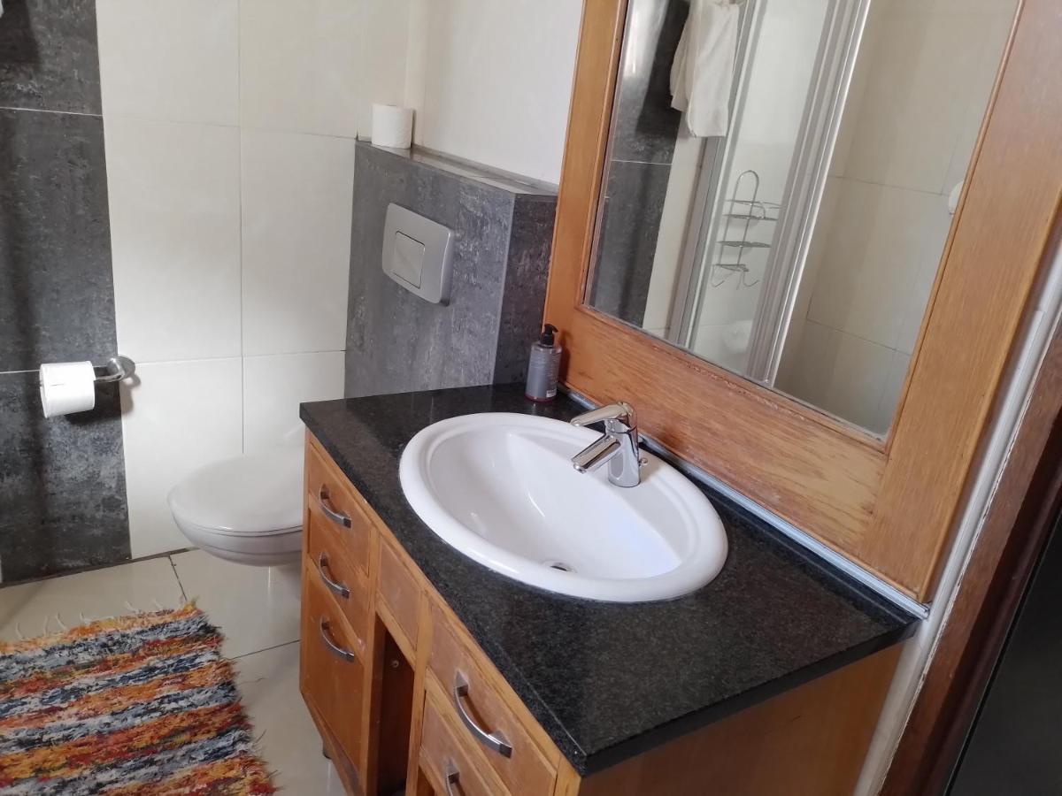 Suitetrails - Aloha Lodge 2 Bedroom Apartment near Menlyn Sleeps 4