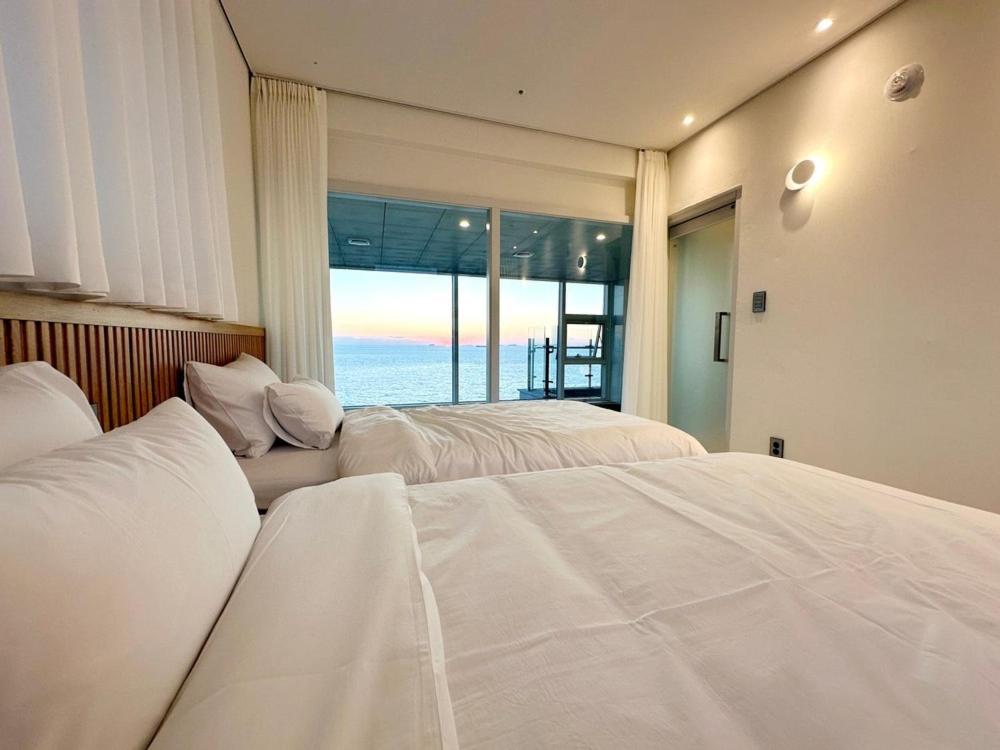 Boryeong I-Ocean Pool Villa - Housity