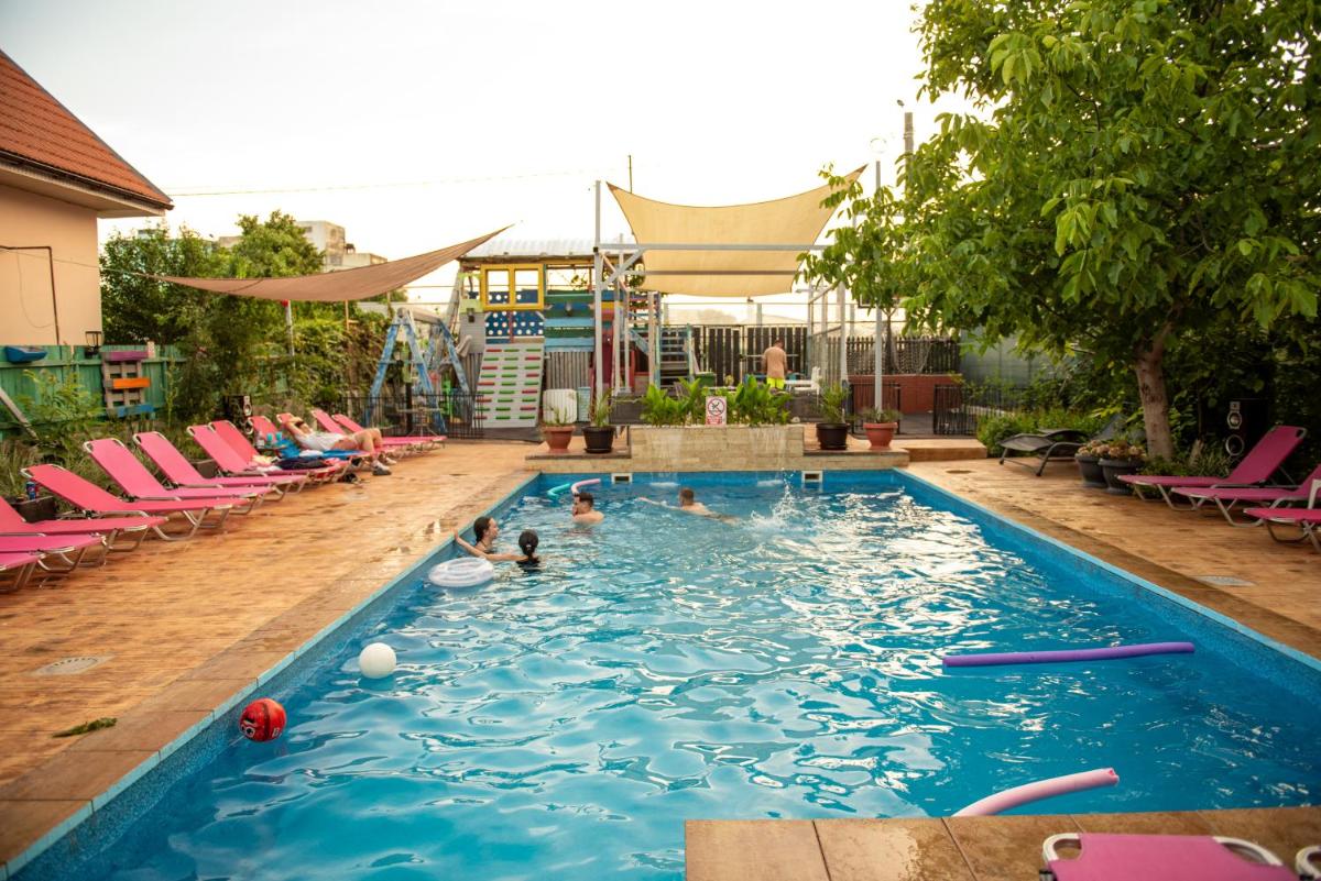 PENSIUNEA LAINER - Housity