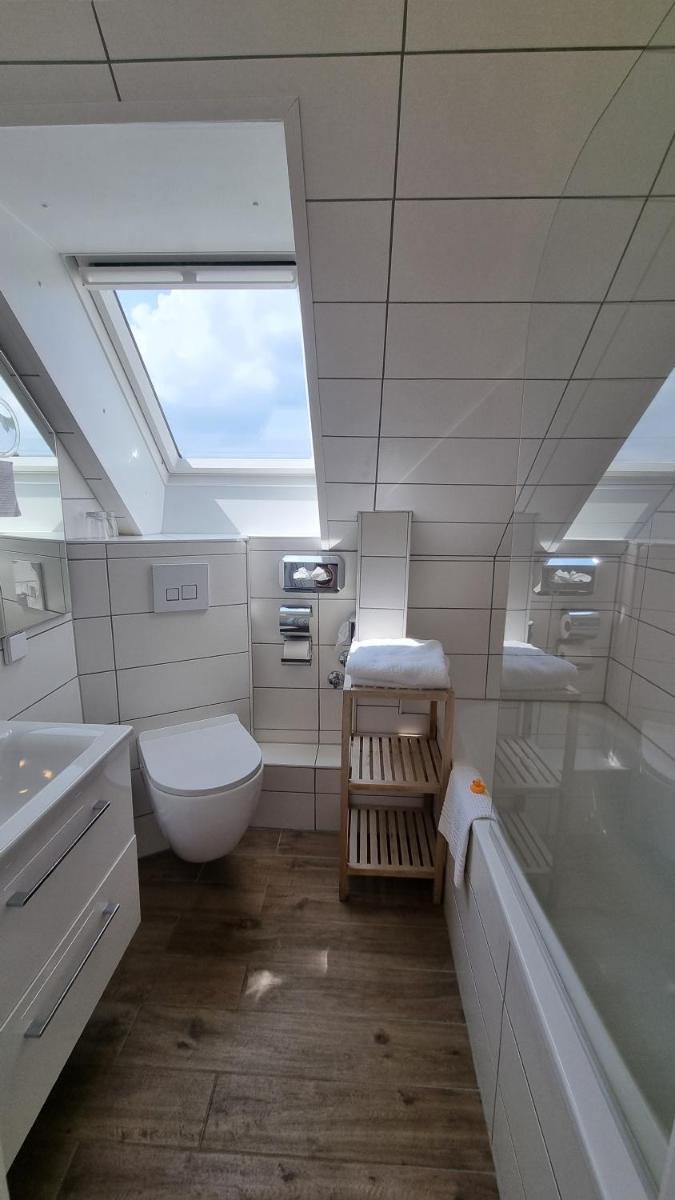 Akzent Hotel Strandhalle - Housity