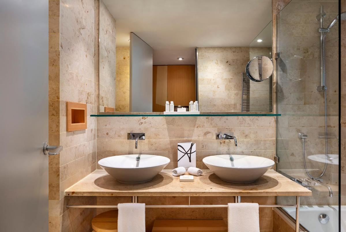 Un baño de The Artist Grand Hotel of Art