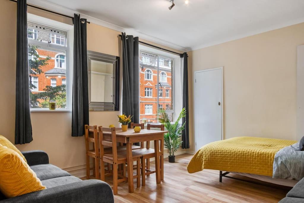 LUXstay Paddington Apartment - Sleeps up to 6 - Housity