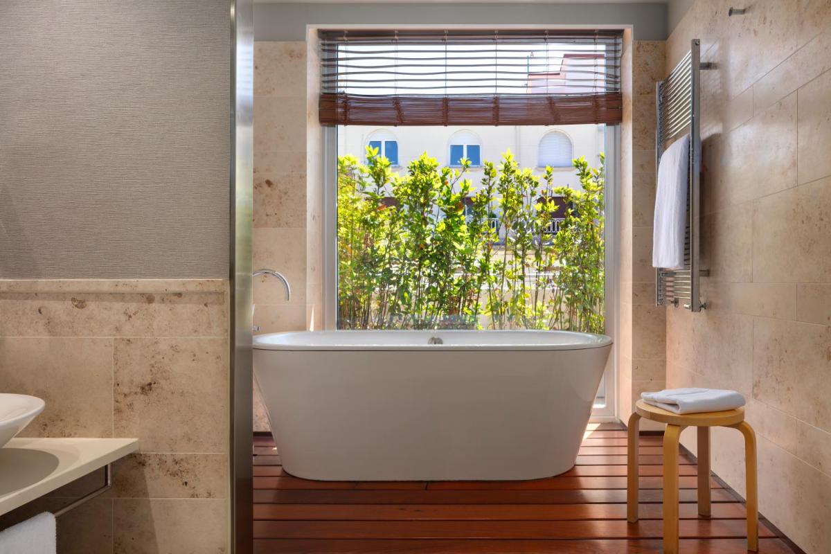 Un baño de The Artist Grand Hotel of Art
