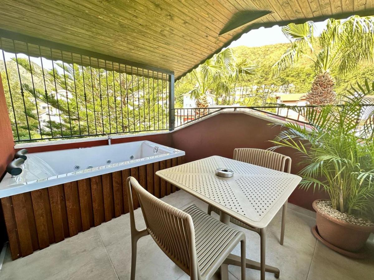 Grand Aquarium - Housity