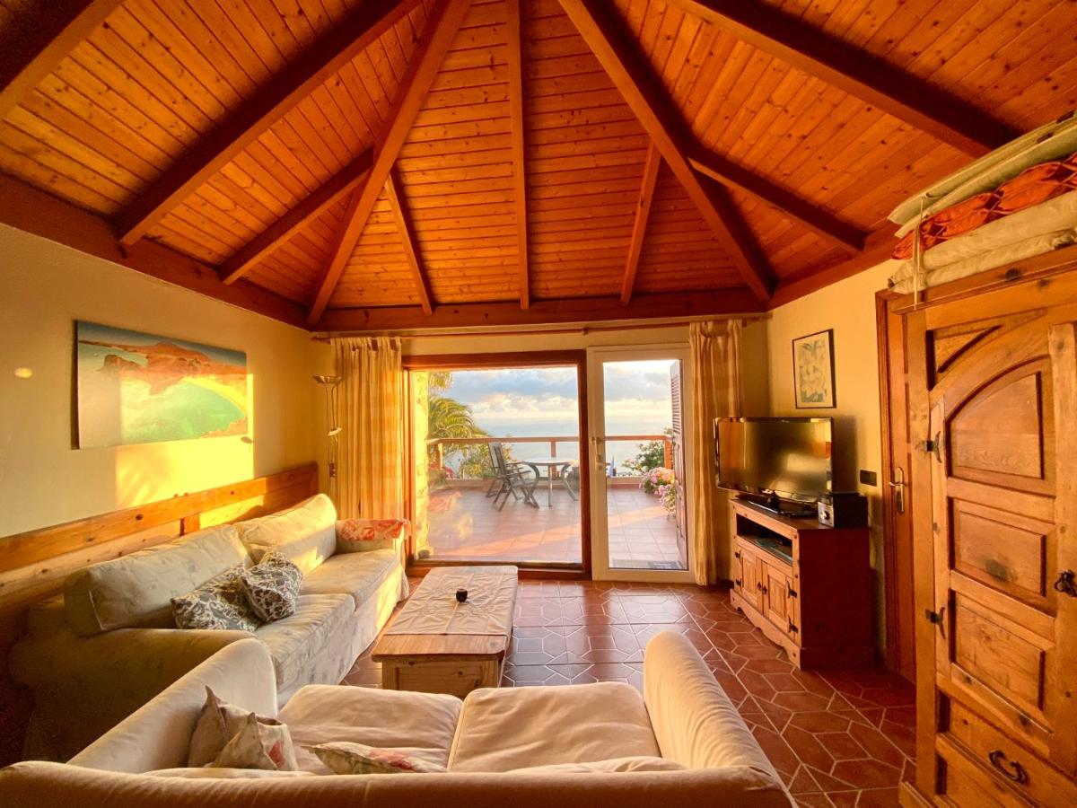 Finca Tenerife - Authentisches kanarisches Haus mit Traumblick und tropischem Garten - Housity
