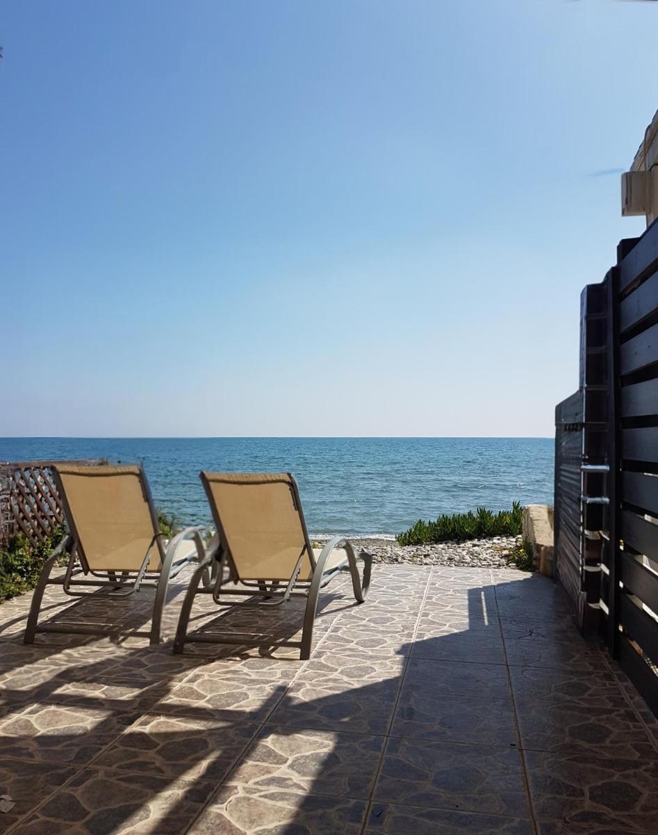 Beach House at Seafront - Housity