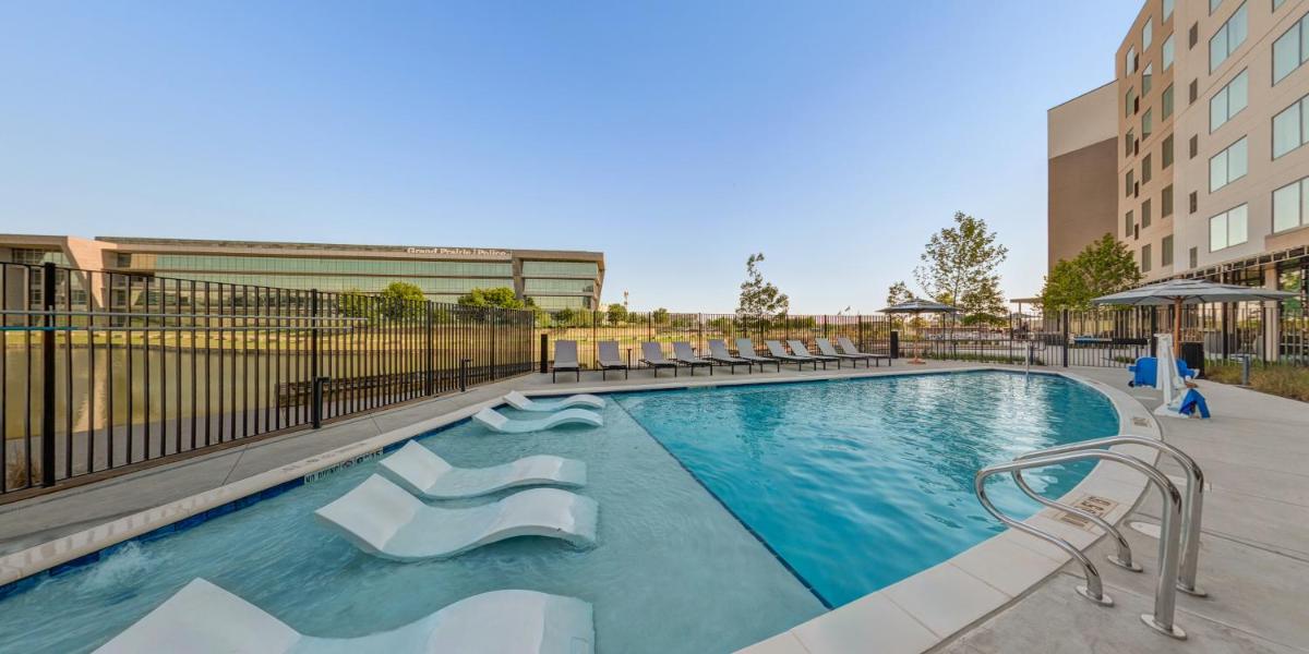 Homewood Suites By Hilton Grand Prairie At EpicCentral - Housity