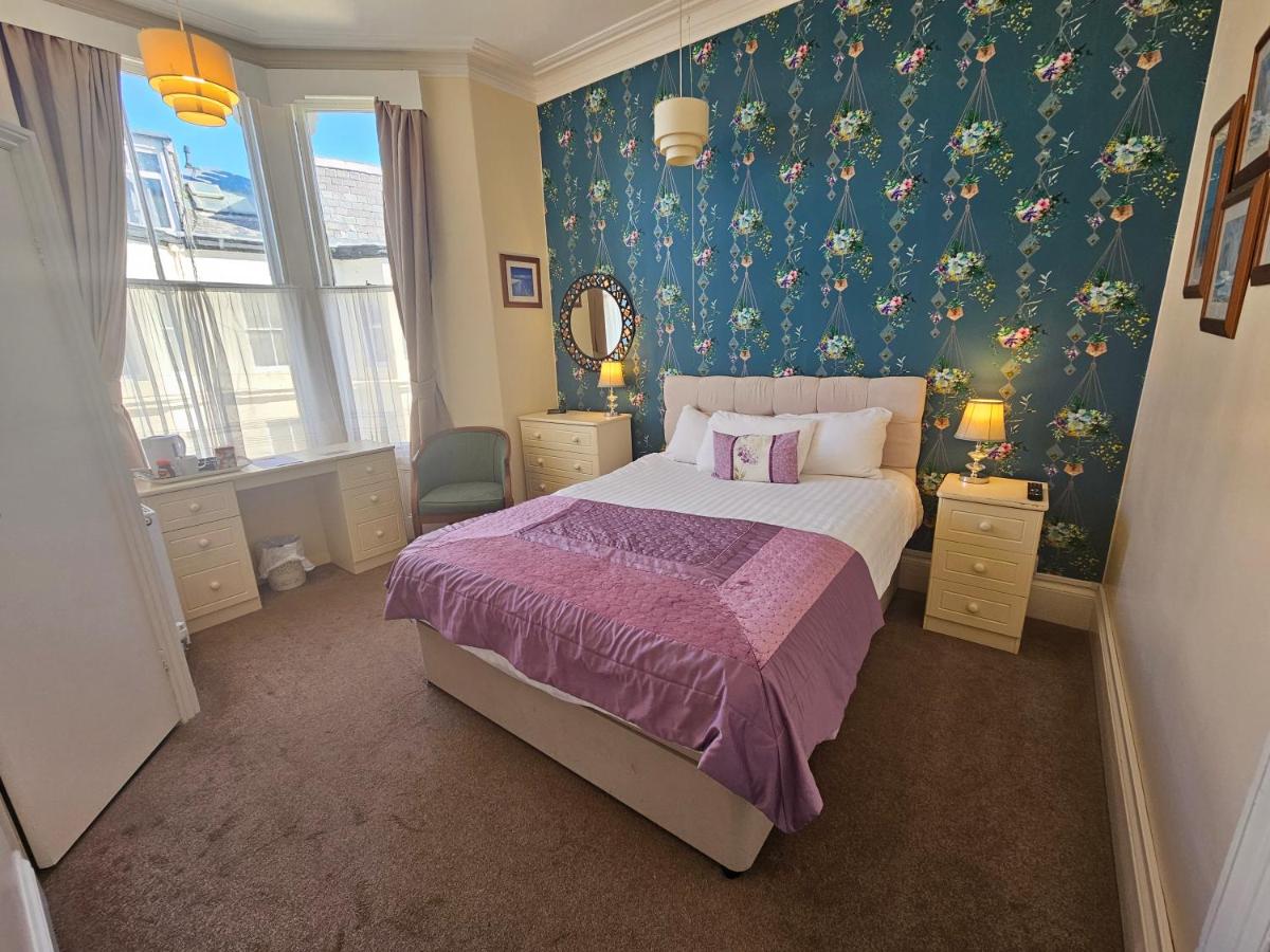 Rivelyn Hotel Bar & Restaurant - Housity