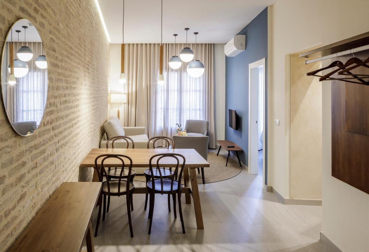 Apartamentos Terra Triana - Housity