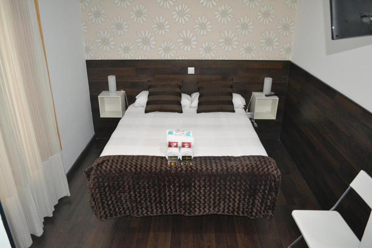 Hostal El Brezo - Housity