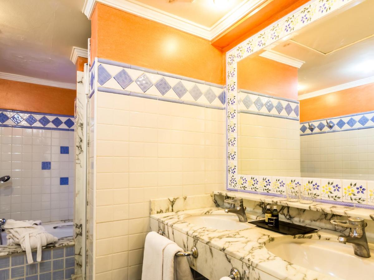 Apartamentos BlueBay Beach Club - Housity