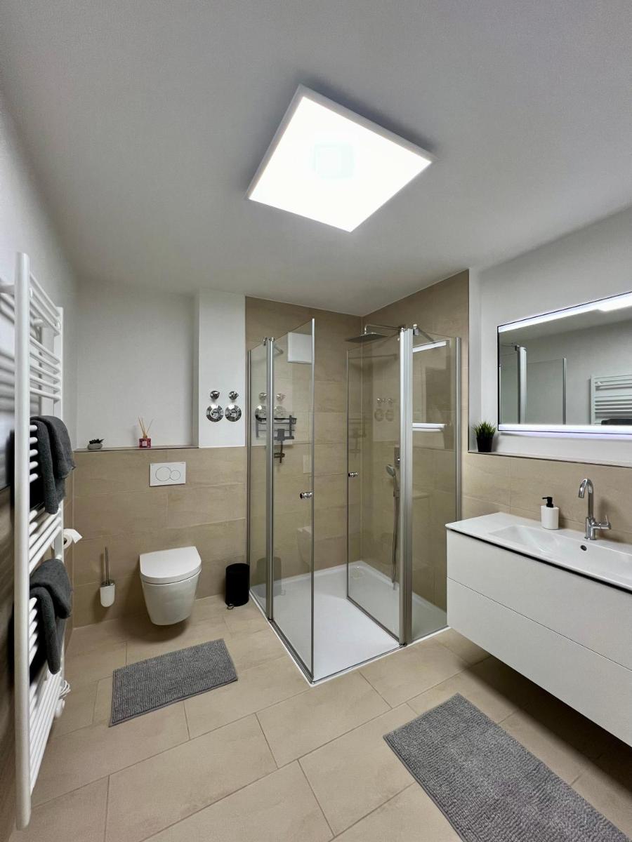 Stilvolles, modernes Apartment mit Sonnen-Balkon - Housity