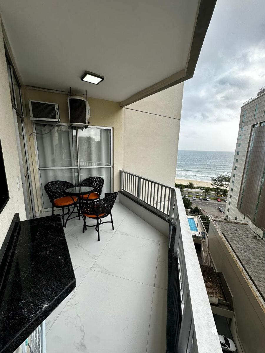 Apartamento Encantador, Pé na Areia. - Housity