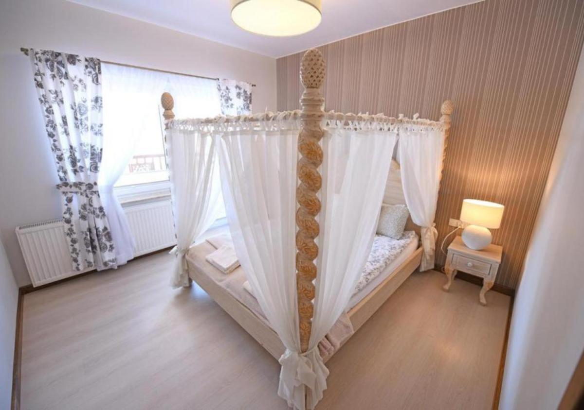 Gościniec Malinówka - Housity