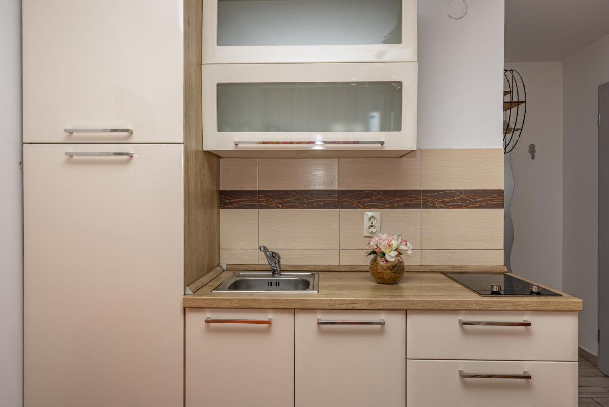 Navy Apartments - Housity