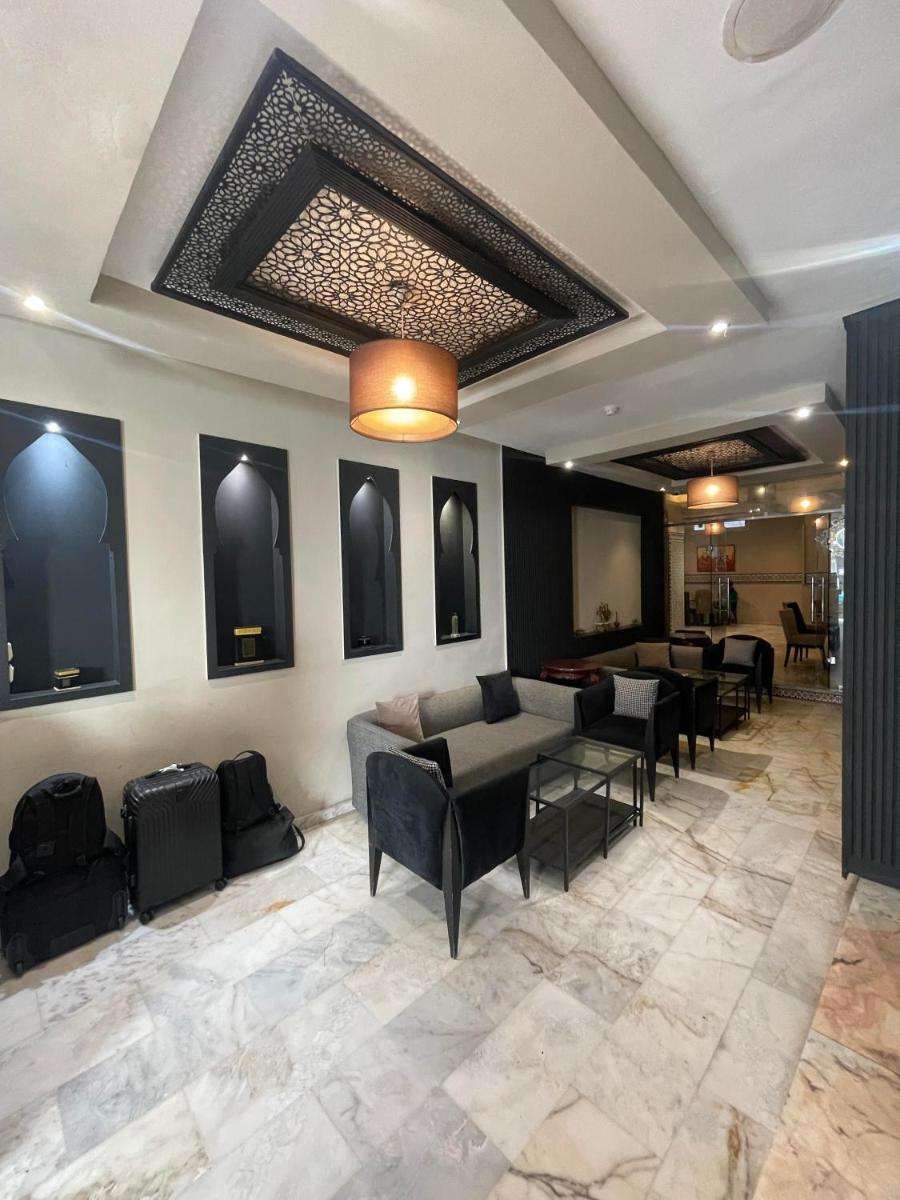 Cadé Hotel - Housity