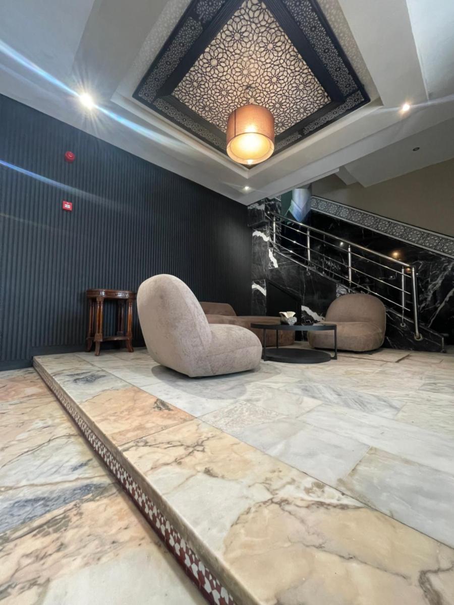 Cadé Hotel - Housity