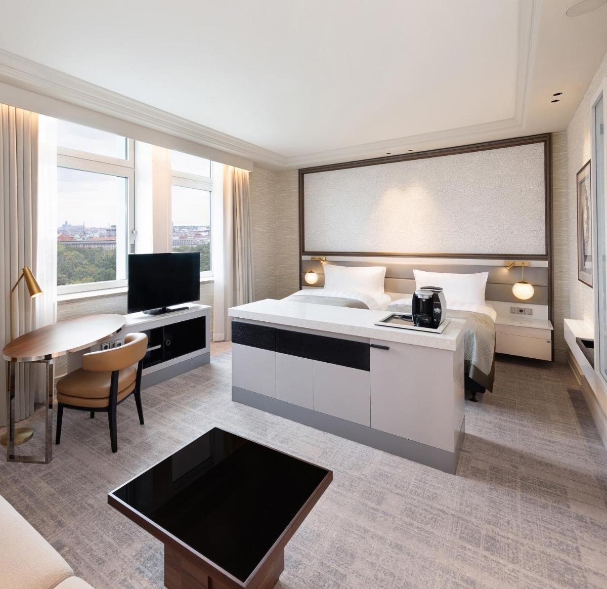 TV/Unterhaltungsangebot in der Unterkunft InterContinental Berlin by IHG