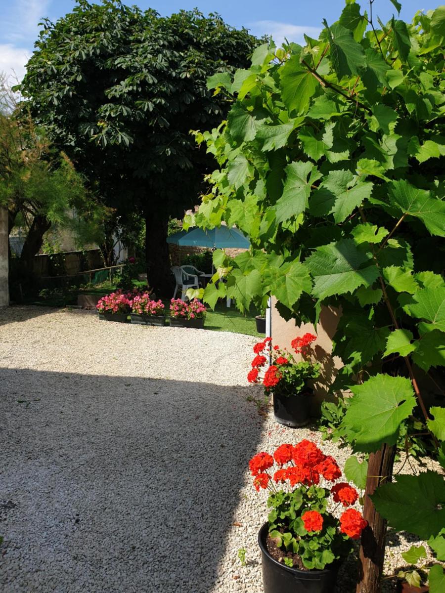 Tusson Chambres d'hotes Charente - Housity