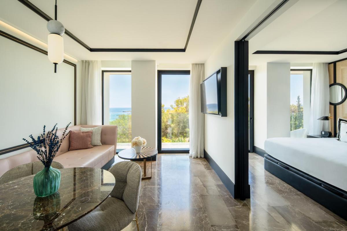 Cama o camas de una habitación en BLESS Hotel Ibiza - The Leading Hotels of The World