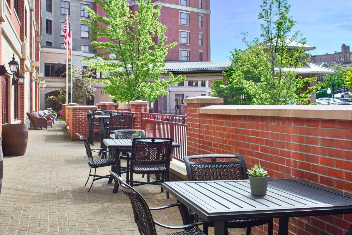 Hampton Inn & Suites Saratoga Springs Downtown - Housity