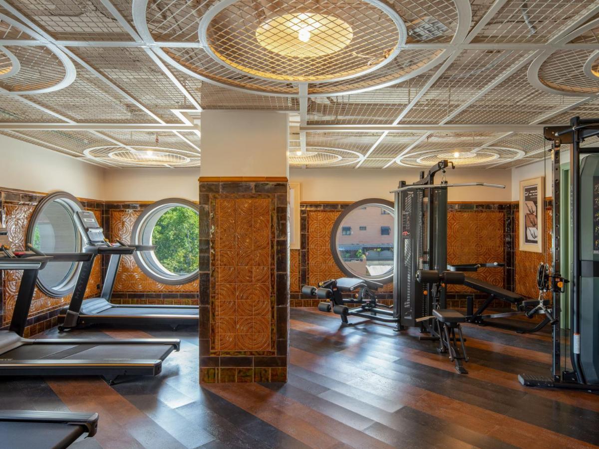 Gimnasio o instalaciones de fitness de Only YOU Hotel Sevilla