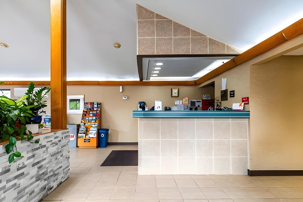 Econo Lodge Cleveland Southeast - Kent - Housity
