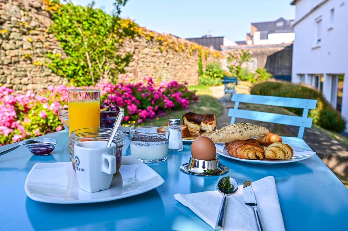 Nourriture dans l'hôtel ou à proximité