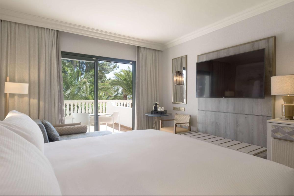 Cama o camas de una habitación en Hilton Mallorca Galatzo