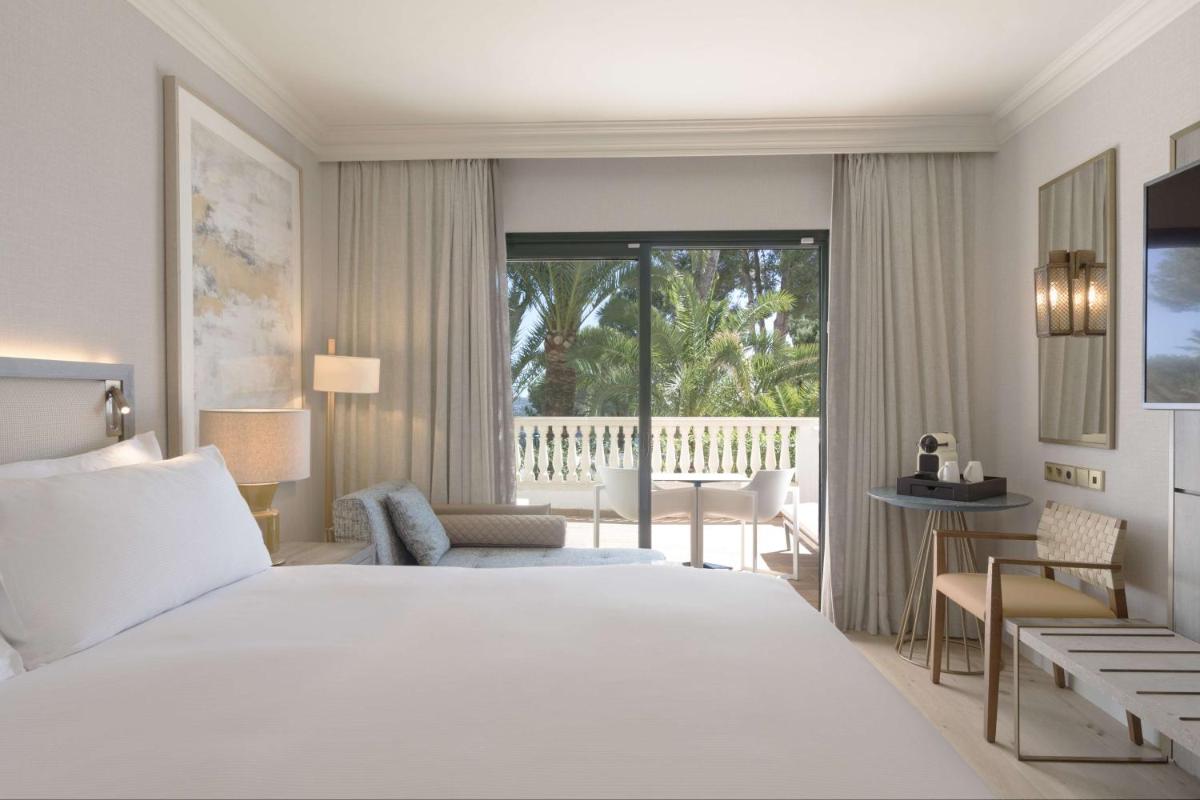 Cama o camas de una habitación en Hilton Mallorca Galatzo
