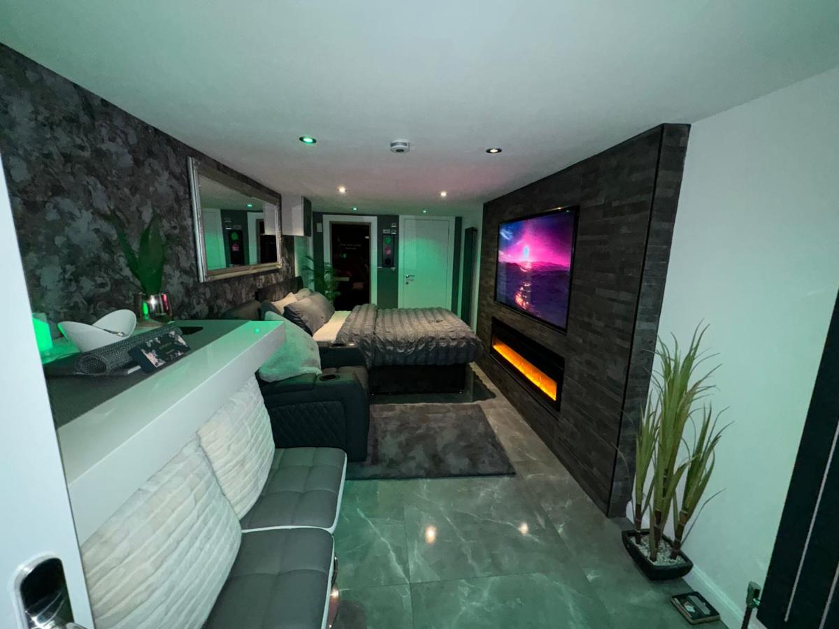 The_Spa_Cave - Housity