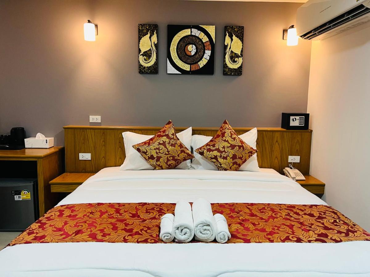 Top High Airport Link Hotel, Bangkok - Housity