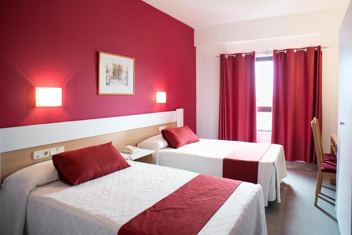 Hotel Cim Valles - Housity