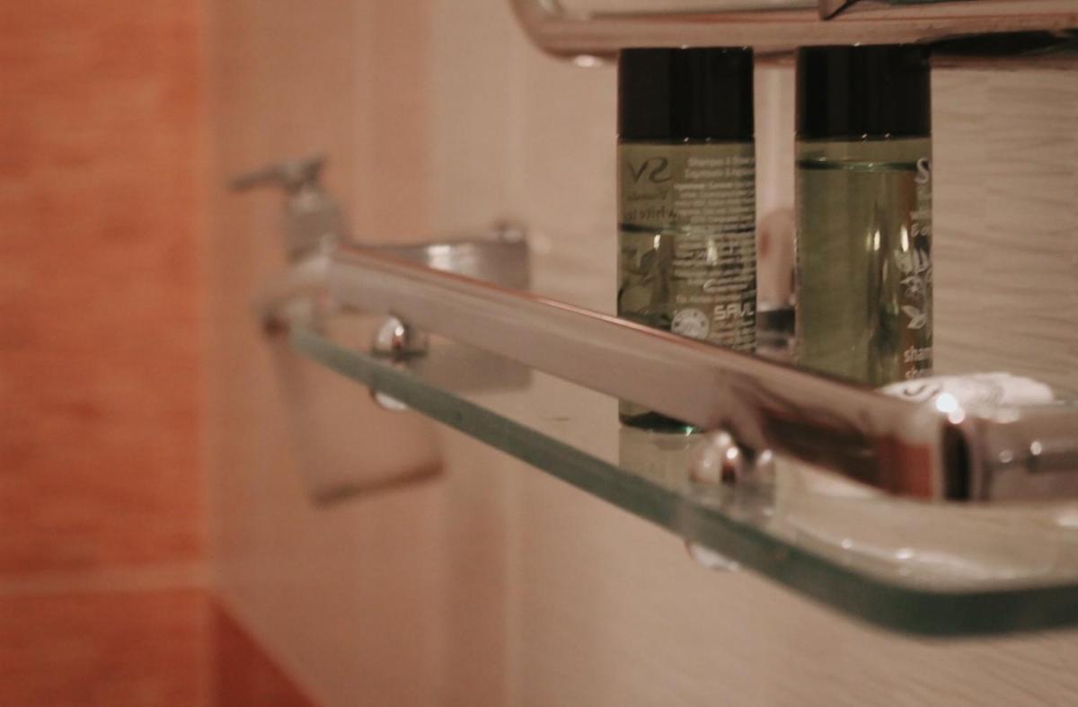 Enastron Hotel - Housity