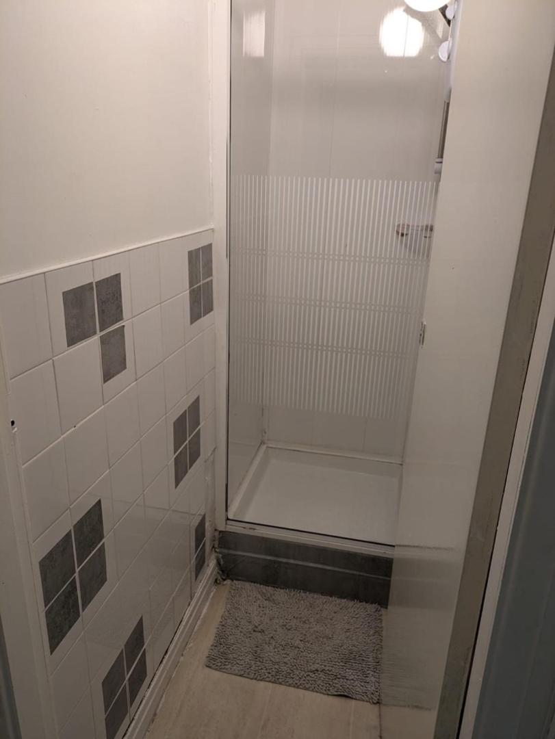 MyRoomz Orchid Hotel - Housity