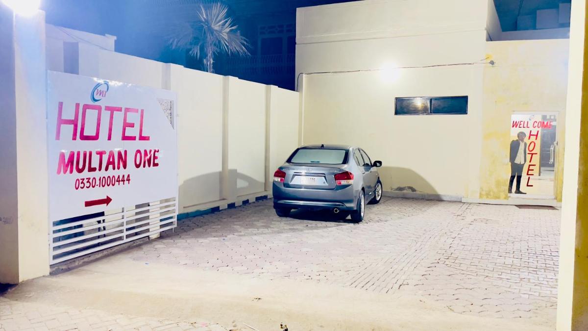 Hotel Multan One - Housity
