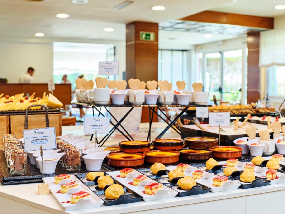 Comida en o cerca de este hotel