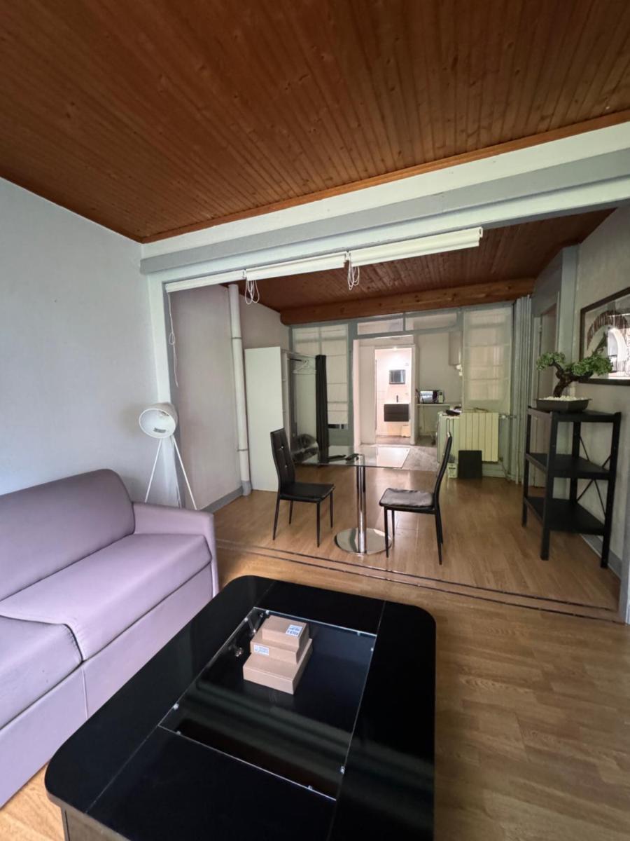 Grand studio tout confort sur cour - Hizvo