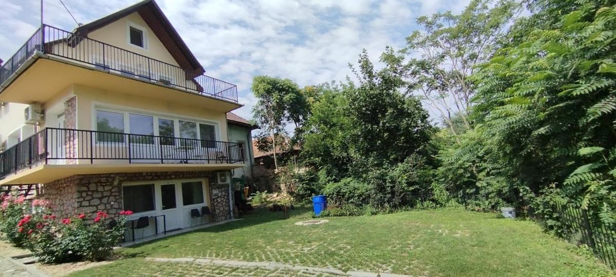 Gecse-Villa - Housity