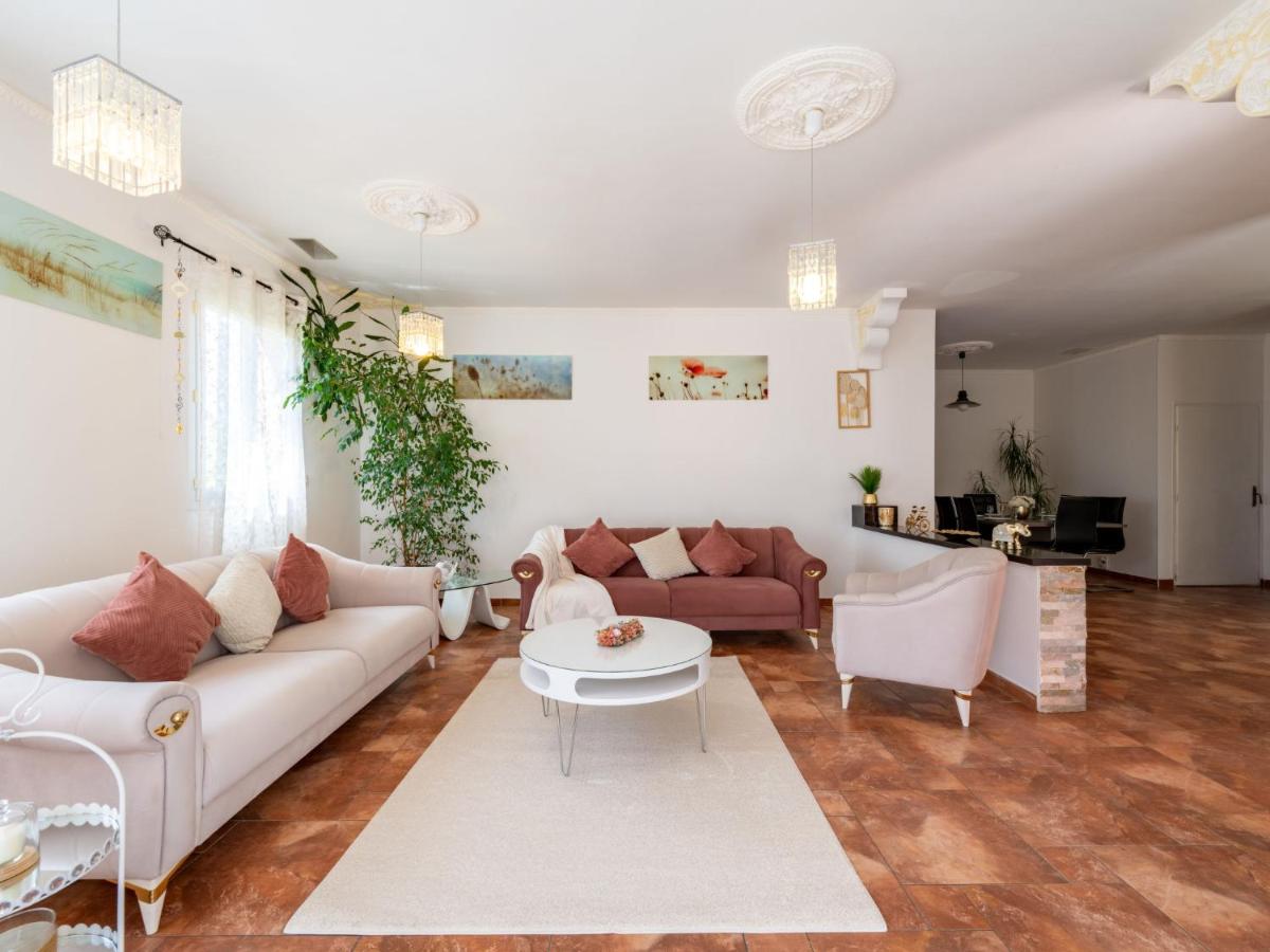 Holiday Home Jasmine by Interhome - Housity