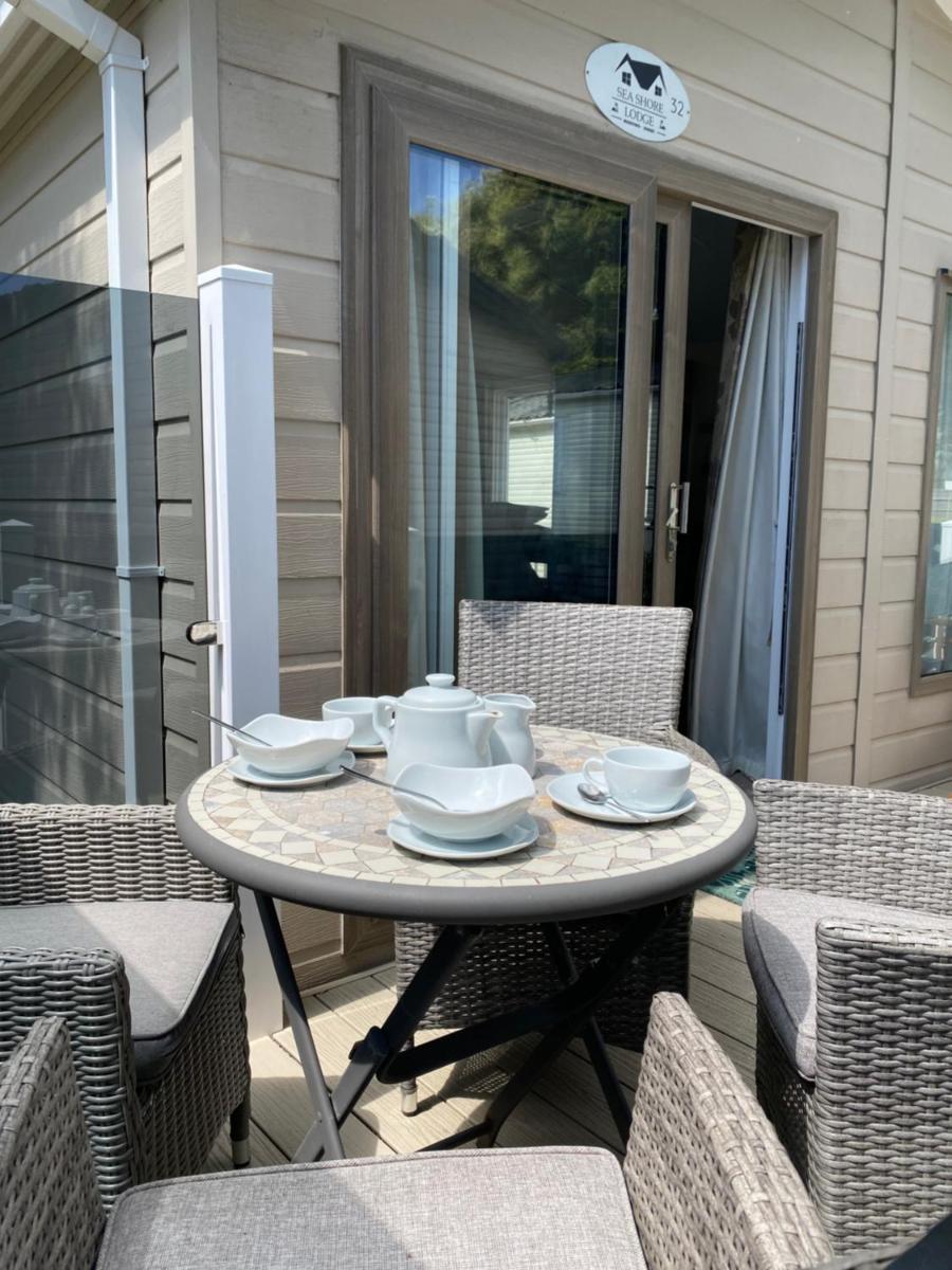 Sea Shore Lodge Mudeford - Housity